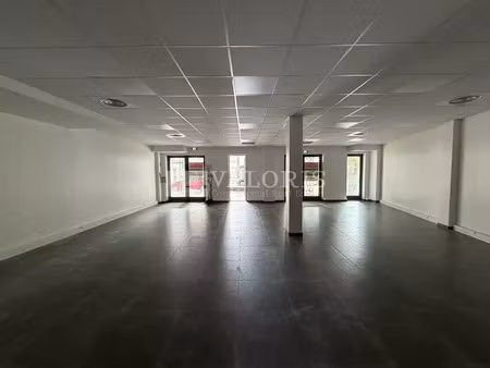 location commerce 155 m² à lyon 2 (69002)