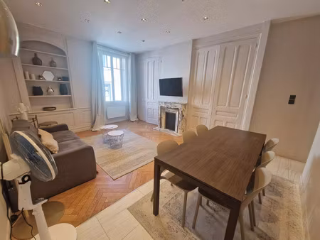 location appartement 3 pièces 71 m² à écully (69130)