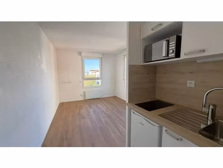 location appartement 1 pièce 25 m² à lyon 8 (69008)