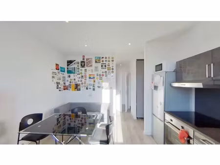location appartement 4 pièces 55 m² à lyon 8 (69008)