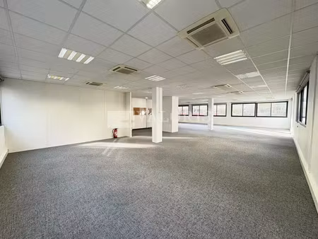 location bureau 599 m² à villeurbanne (69100)