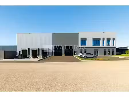 location commerce 6057 m² à corbas (69960)