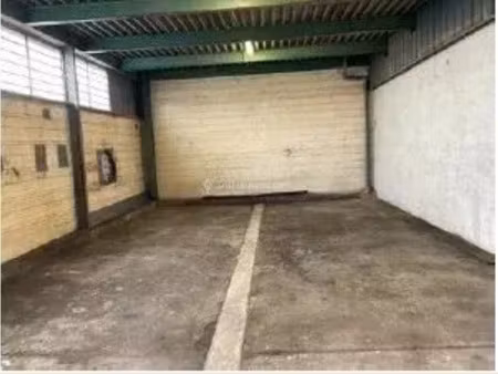 location commerce 210 m² à saint-genis-laval (69230)