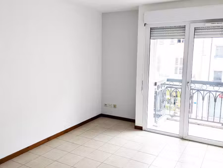 location appartement 1 pièce 20 m² à cluses (74300)