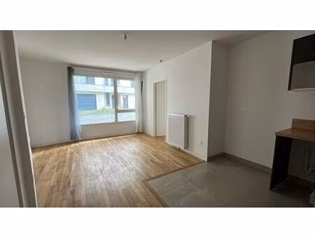 grand t2 de 44m² avec balcon