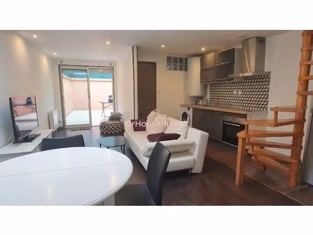 t2 meublé de 45 m² avec cour privative lille (quartier manuel)