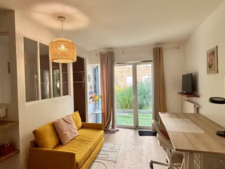 t1 bis meublé avec terrasse et parking toutes charges compri