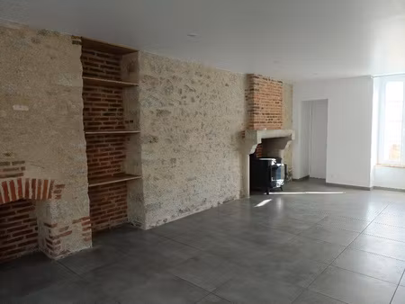 spacieuse maison centre-bourg  entièrement restaurée  4 cham
