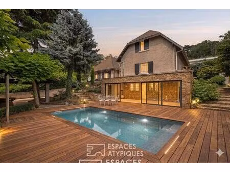 propriété repensée avec piscine à saint-cyr-au-mont-d'or