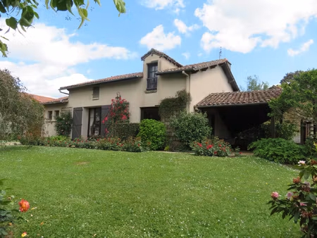 maison avec dépendance et grand jardin