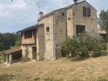 a louer jolie maison en pierre renovee