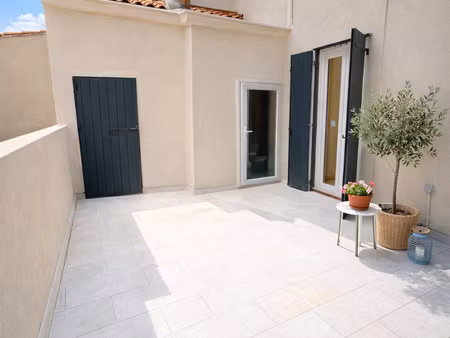 superbe t3 rénové de 75 m2 avec terrasse de 15 m2 au calme