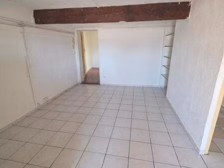 appartement 43m2 avec chambre indépendante- centre historique - 63 000 euros