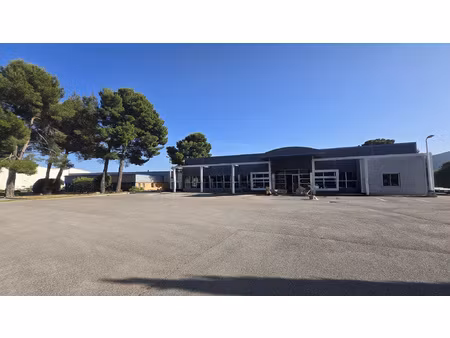 bâtiment 1165m2 - signes