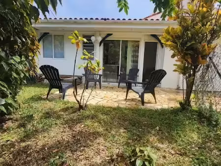 location meublée appartement 2 pièces 40 m² à le francois (97240)  740 €