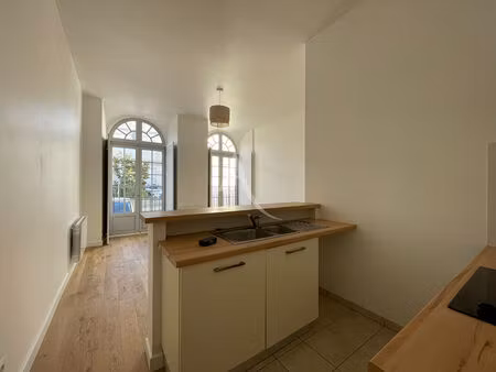 location appartement 2 pièces  42.03m²  saintes