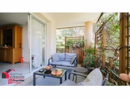 roseraie - t4 de 81 m² avec terrasse de 20 m²  piscine et 2 garages boxés