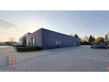 pme-unit avec 455 m² d’entrepôt  60 m² de mezzanine et 26...