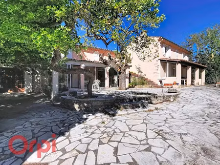 vente propriété 7 pièces 280 m² à le castellet (83330)  700 000 €