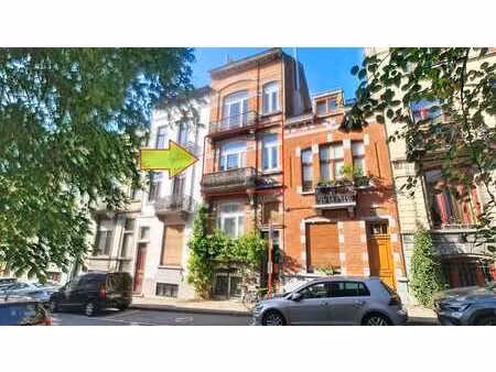 appartement de 3 chambres ixelles - balcon - lumineux