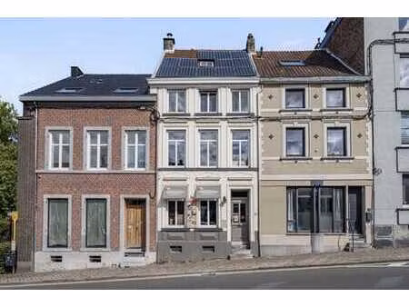 heusy - immeuble mixte avec terrasse couverte et jardin.