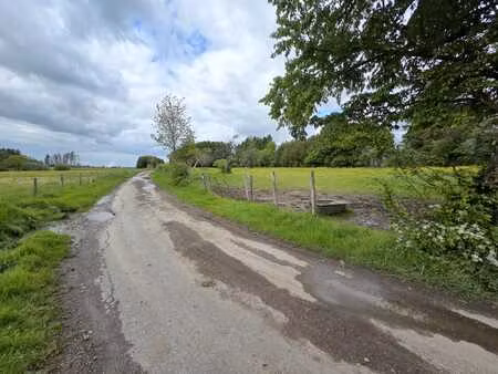 très beau terrain à bâtir d'une surface de 11 35 ares !
