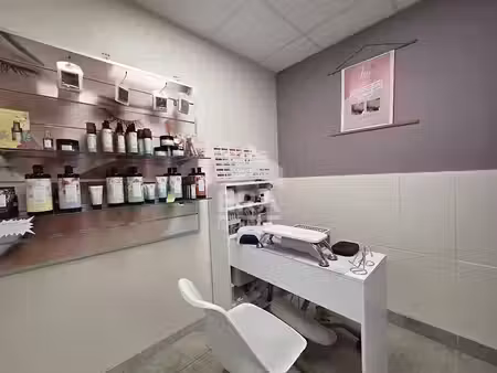 vente locaux professionnels 3 pièces à la gaude (06610)  27 500 €