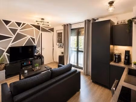 appt moderne quasi-neuf  meublé  au coeur de bondy