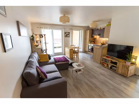 appartement récent 3 pièces