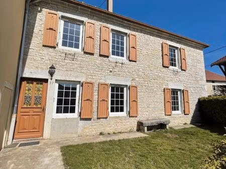 immeuble 4 pièces 298 m²