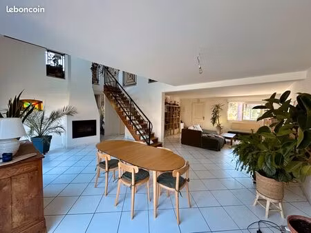 maison d'architecte 155 m² - 4 ch - garage 100 m² - quartier roseraie
