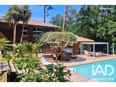 villa 5 pièces 144 m²