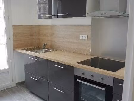 t2 cosy de 43 m2 traversant  2 balcons