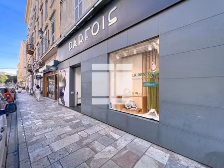 vente locaux professionnels 180 m² à bastia (20200)  160 000 €