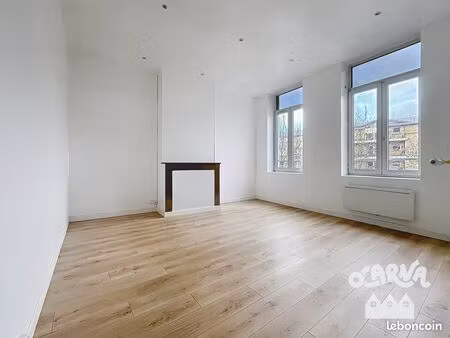 studio 1 pièce 32 m²