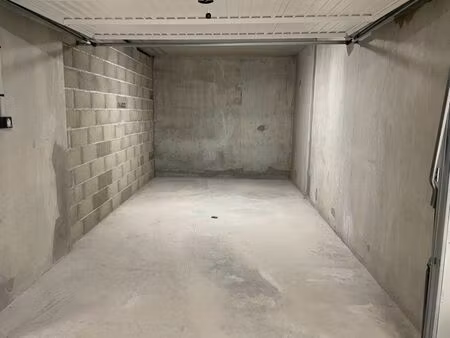 garage sécurisé abritté