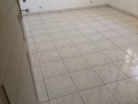 location maison vide