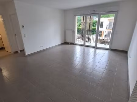 baulne - f2 avec parking