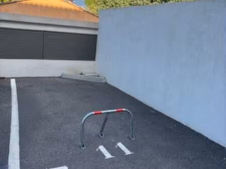 loue place de parking dans résidence sécurisée