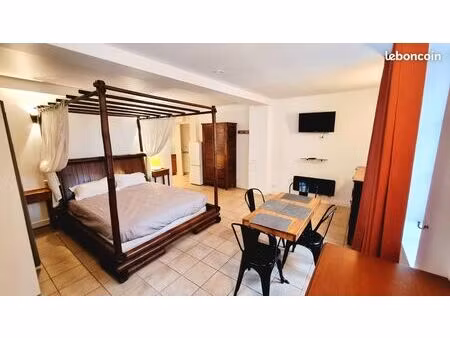 joli studio meublé 32 m2