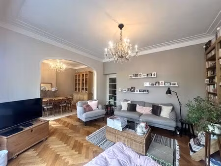 appartement à louer avec terrasse et 2 chambres   ixelles (vbe38910)