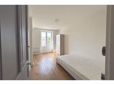 location appartement 2 pièces 26 m² à egletons (19300)  365 €