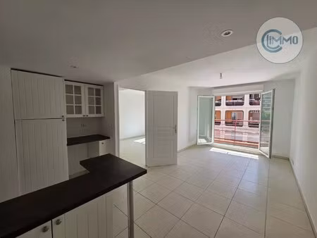 à vendre – 2 pièces – carré delfino / république