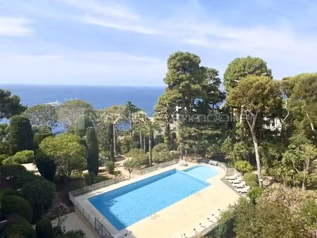 cap d’ail – exceptionnel 4 pièces rénové avec terrasses  aperçu mer  garage et piscine