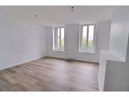 location appartement 3 pièces 52 m² à belley (01300)  670 €