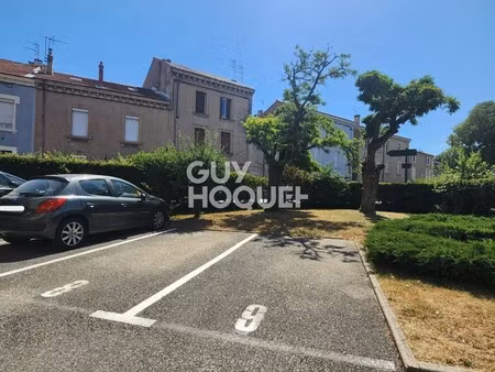 place de stationnement sécurisée