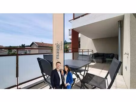 appartement - 2 chambres - terrasse - 2 places de parking - au cœur du village