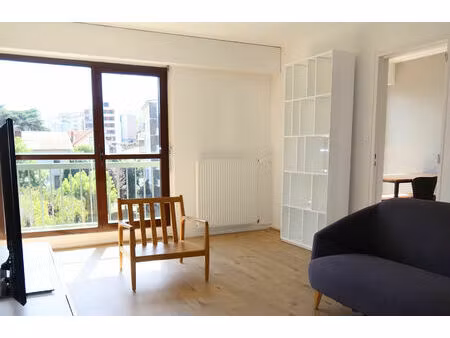 dernier étage avec balcon et vue cathédrale - t5 de 100 m² avec garage