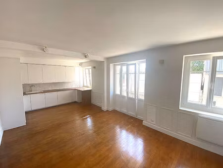 appartement t2 (51m²) rénové avec balcon