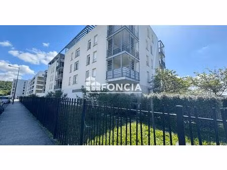 t2 sur le bas floirac avec terrasse dans une résidence récente